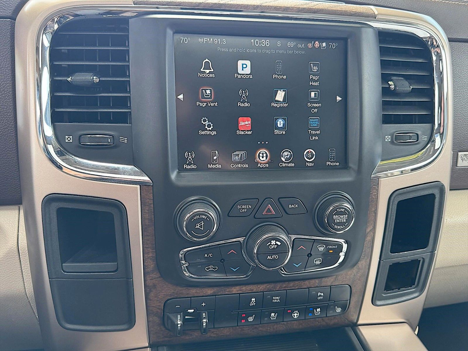 Fahrzeugabbildung Dodge RAM 5.7 V8 HEMI LARAMIE LONGHORN RAM BOX  LPG