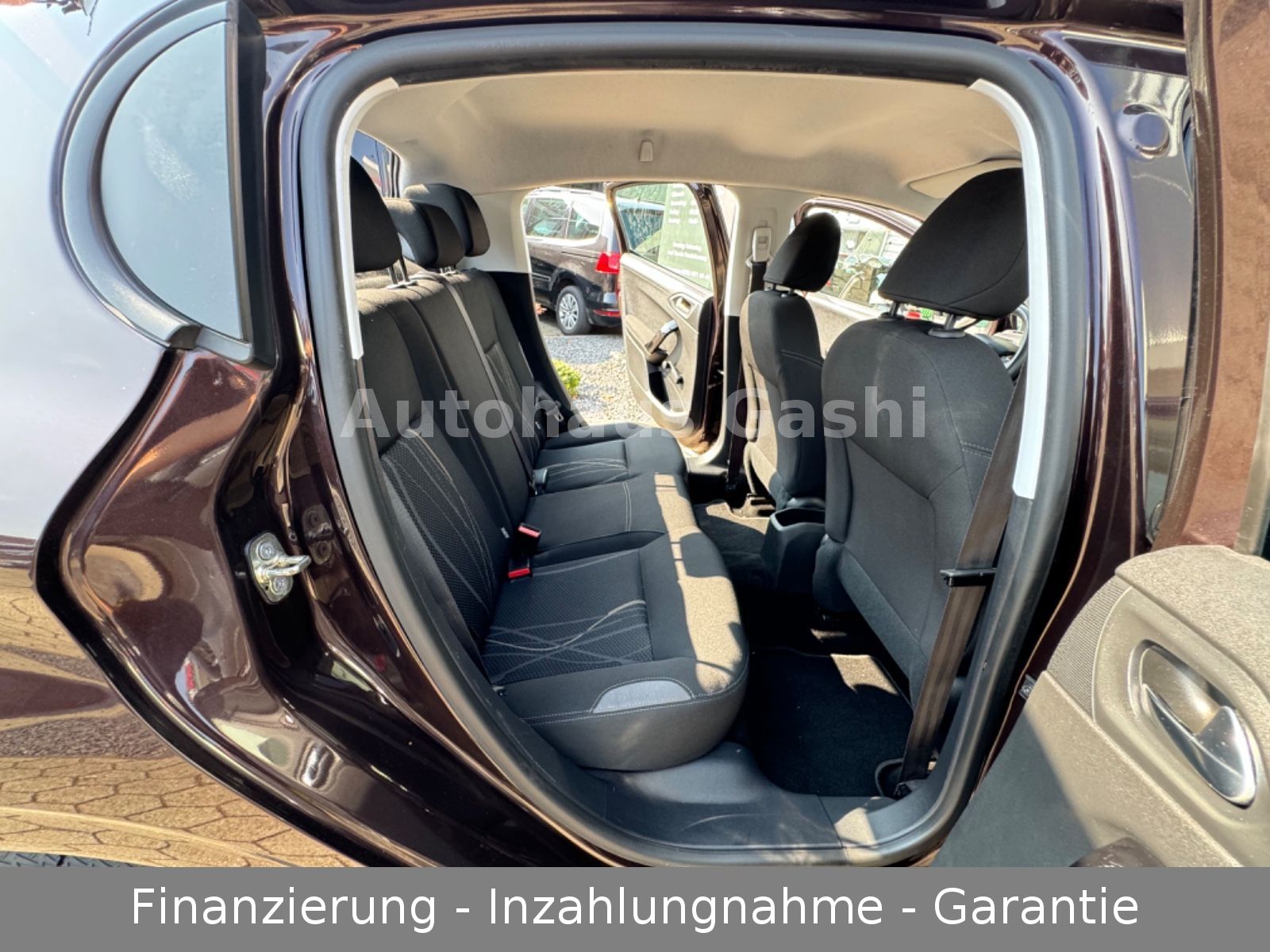 Fahrzeugabbildung Peugeot 208* 2.HD*Klima*Tempomat*PDC*Allwetter-Reifen