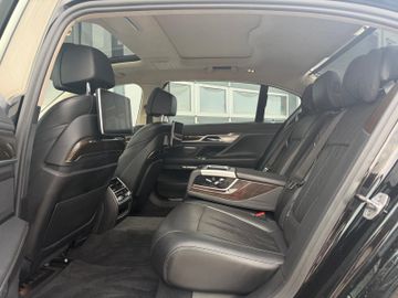 BMW 730 - 11