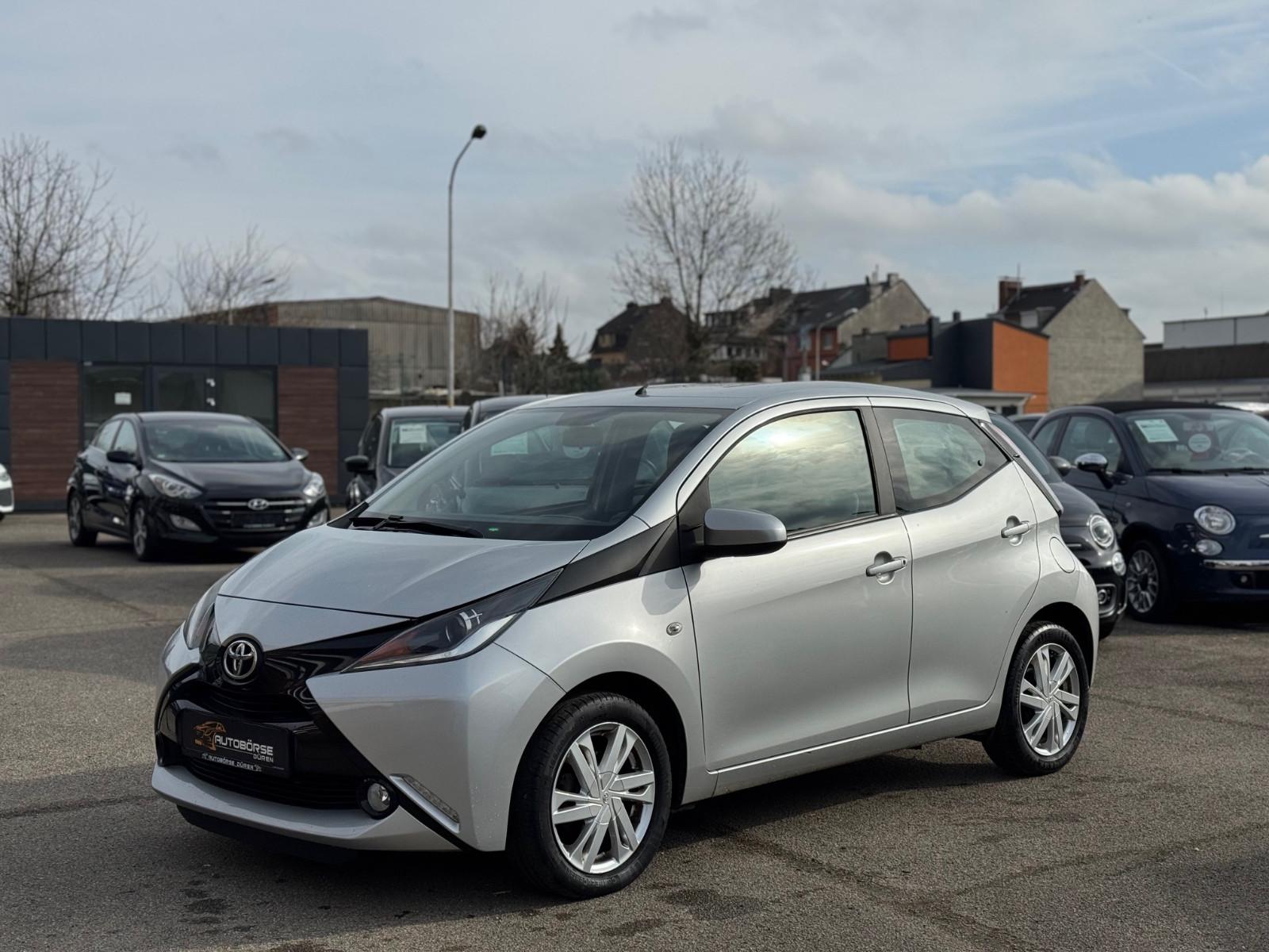 Toyota AYGO x-play touch PDC/Service neu/Touchscreen