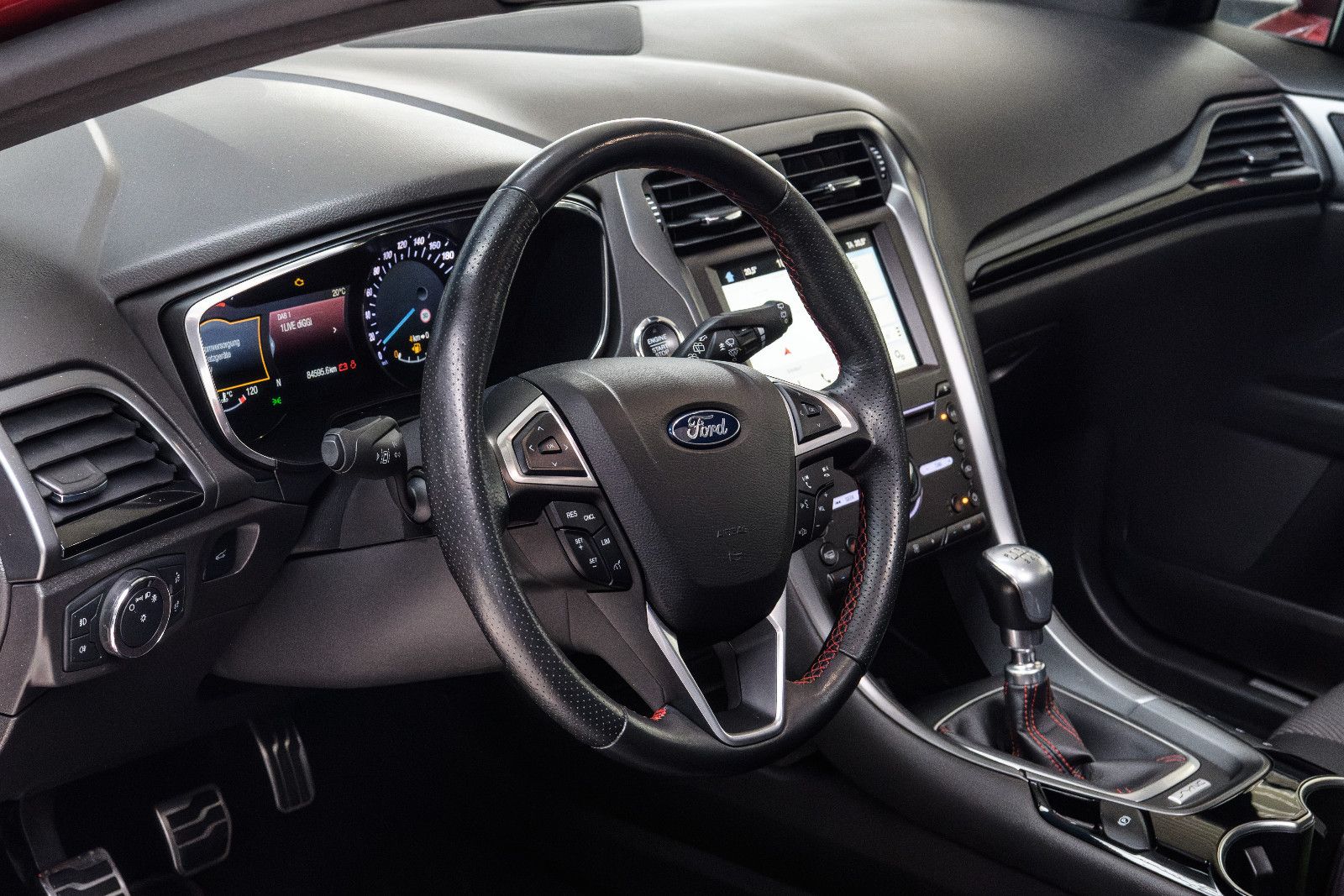 Fahrzeugabbildung Ford Mondeo Turnier ST-Line+PANO+LED+GJR+ACC+SHZ+MEMO