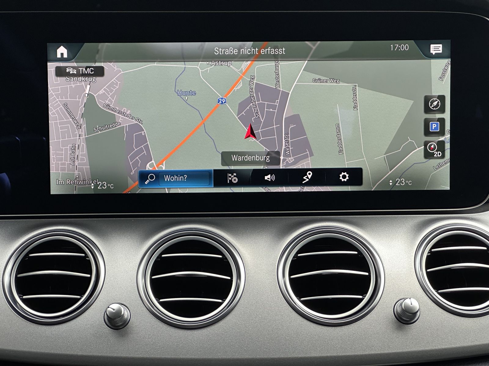 Fahrzeugabbildung Mercedes-Benz E 200d T Avantgarde NAV+LED+AHK+KAM+WIDE+CARPLAY