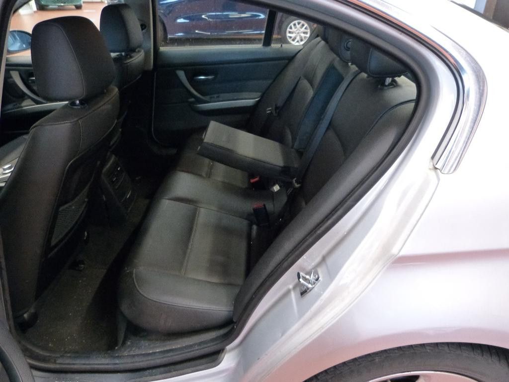 Fahrzeugabbildung BMW 330d xDrive Limousine Xenon Navi-Prof. Leder SHZ