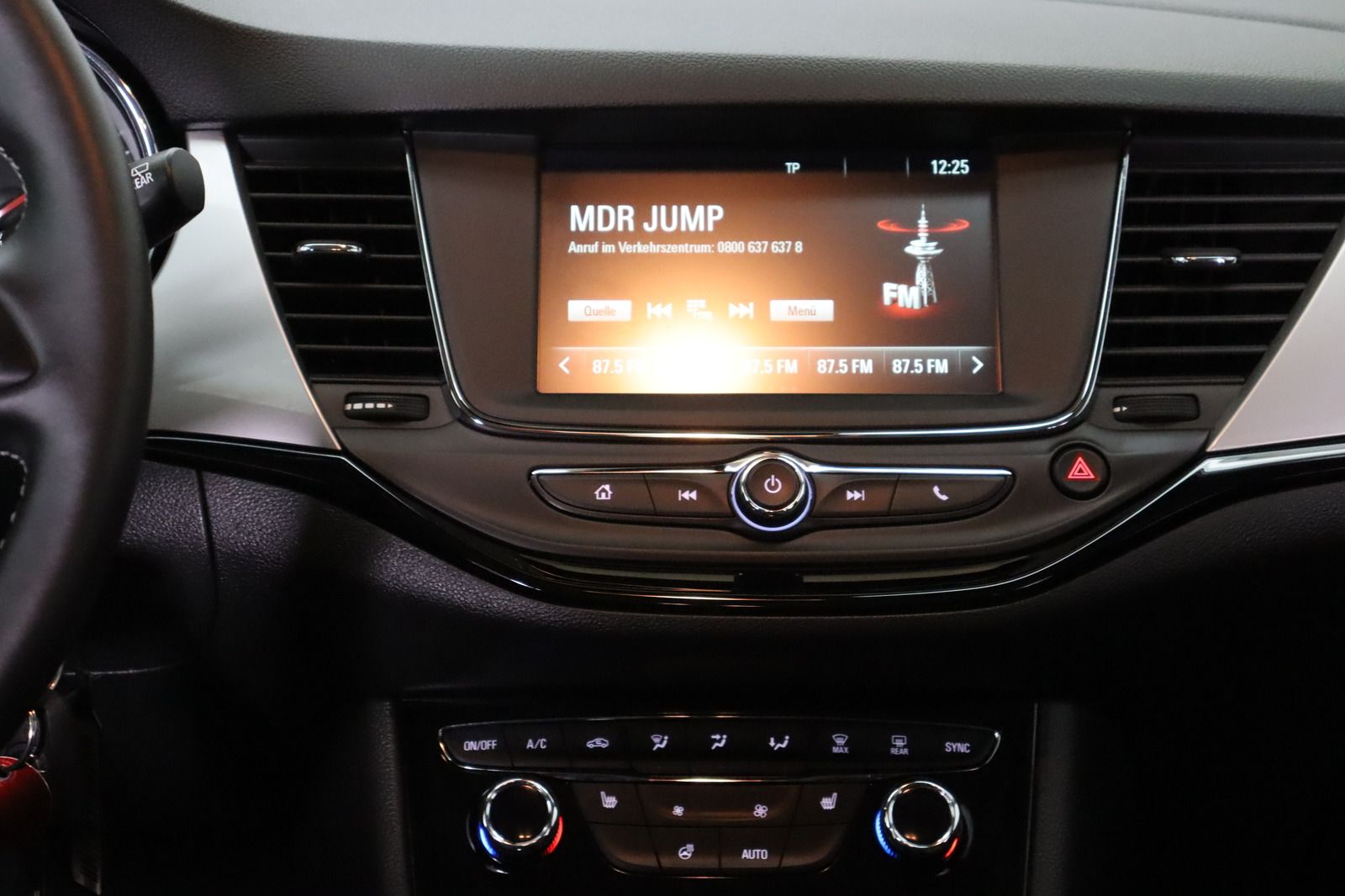 Fahrzeugabbildung Opel Astra K 1.2 i * Navi * LED * 1. Hand