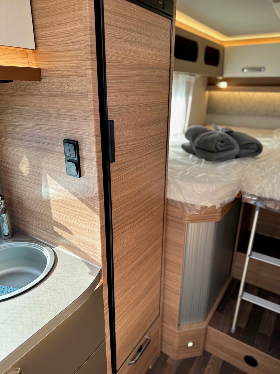 Fahrzeugabbildung Weinsberg CaraCompact MB EDITION PEPPER 640 MEG AHK WINTER