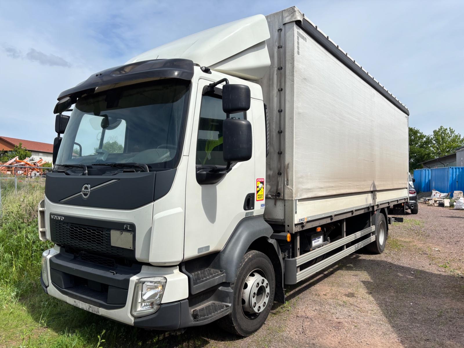 Volvo FL 240 Pritsche Plane mit LBW