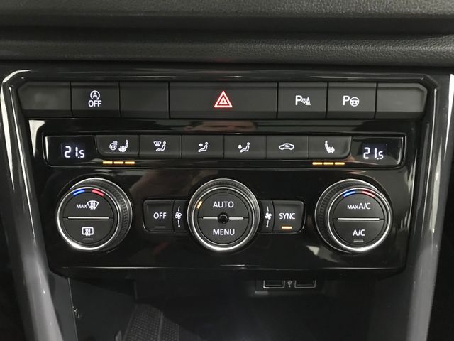 Volkswagen T-Roc Sport 2.0 4M LED ACC LEDER 19" NAV PANO