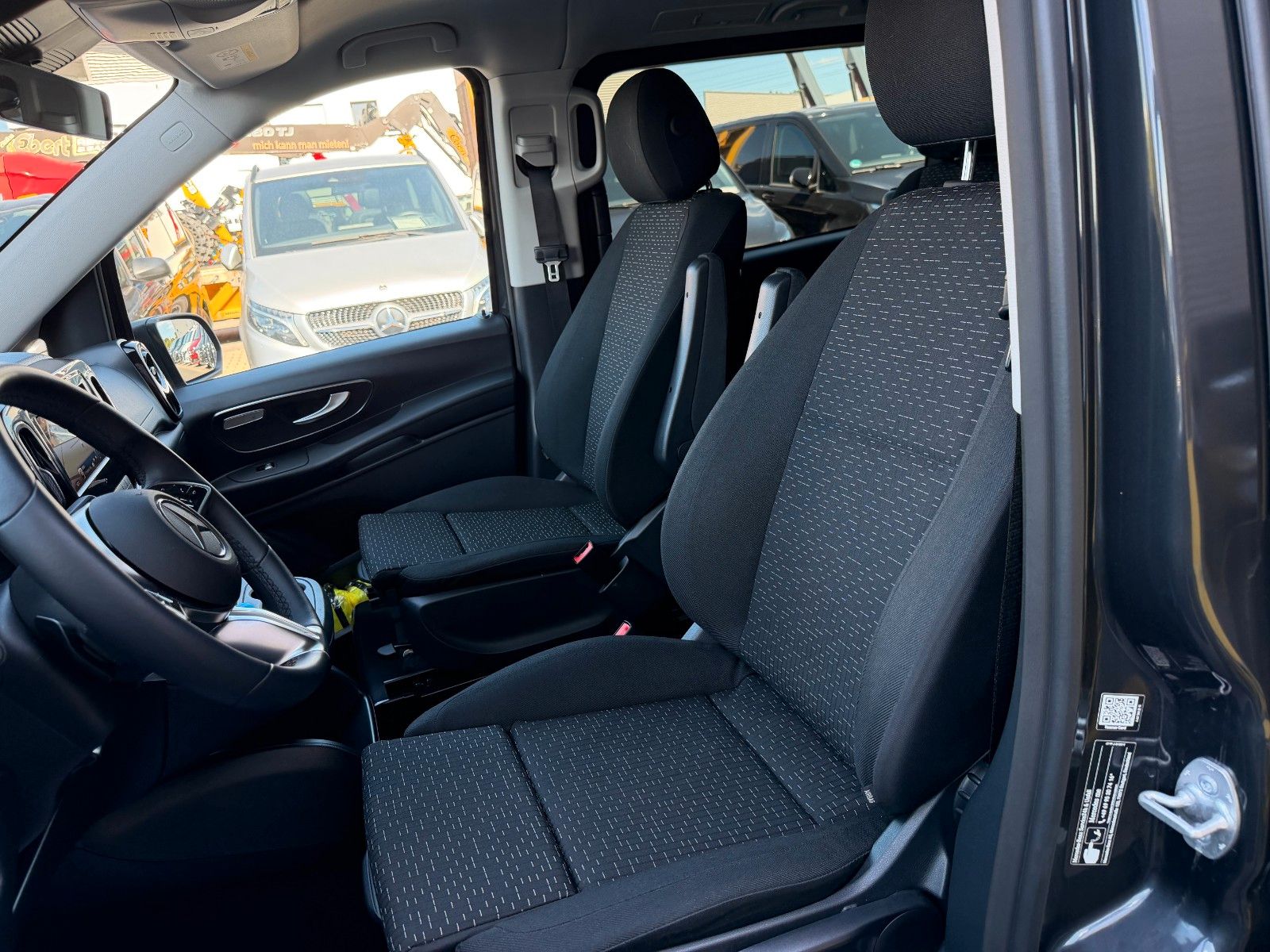 Fahrzeugabbildung Mercedes-Benz Vito 116 CDI 9G Tourer AHK2,5to LED