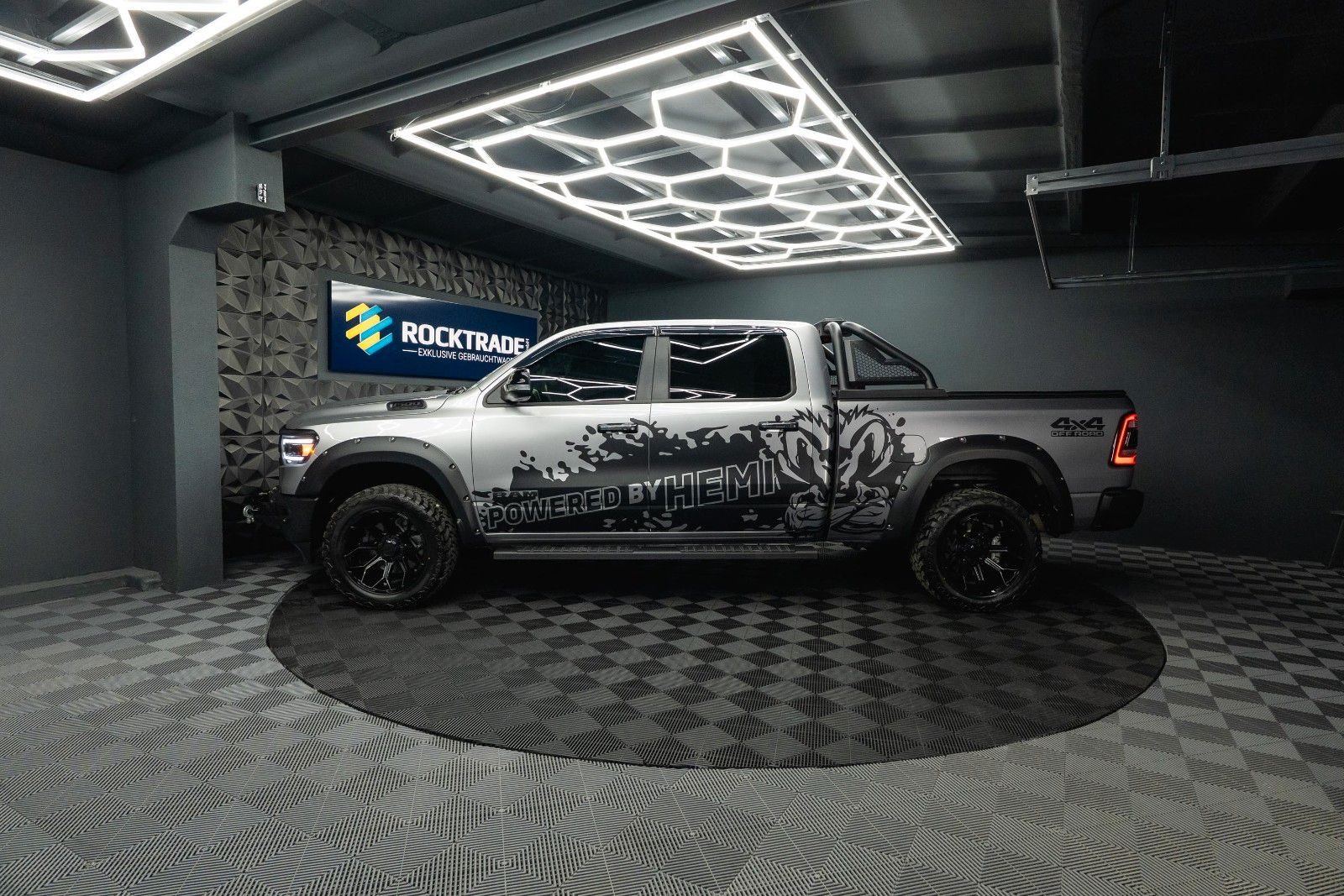 Fahrzeugabbildung Dodge RAM 5.7 V8 HEMI 4x4 OFFROAD LONGBED Seilwinde 5T