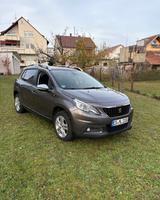 Peugeot 2008 Active PureTech 110 riesiges Glasdach - Peugeot 2008 von privat