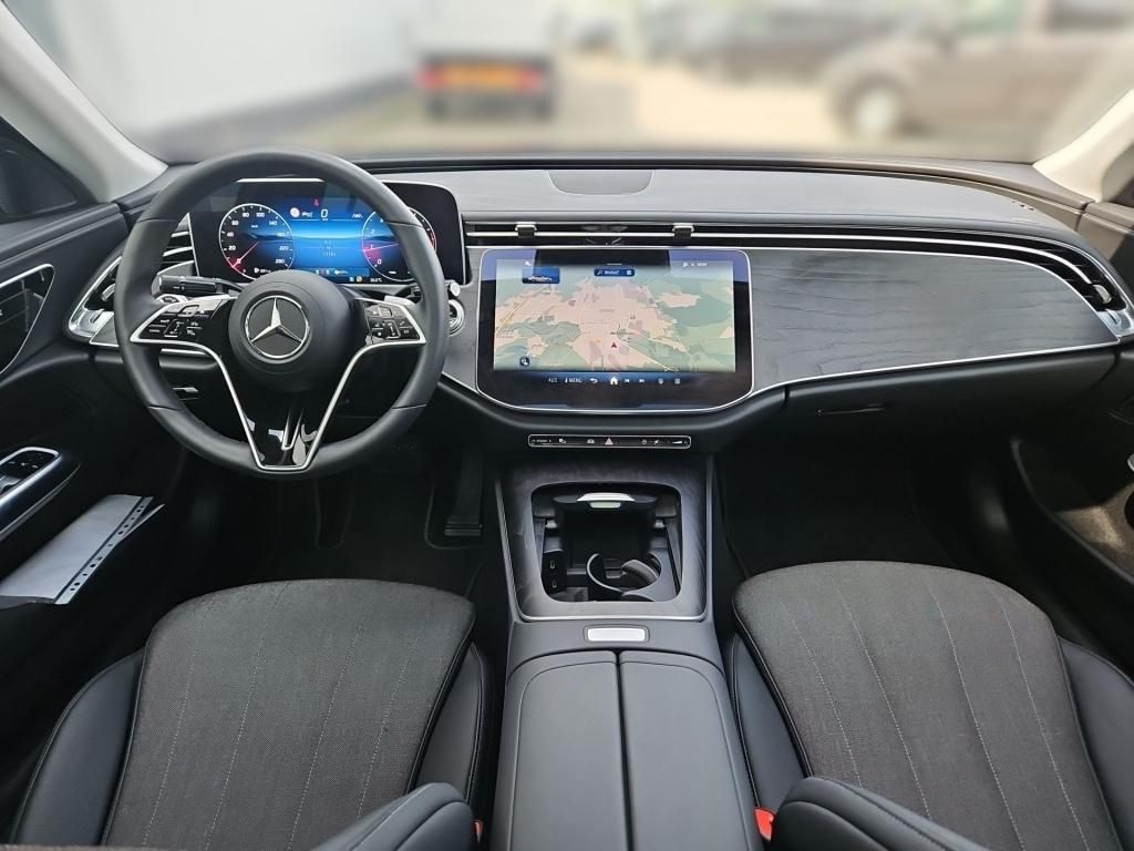 Fahrzeugabbildung Mercedes-Benz E 200 Avantg. Pano Navi Totwi. LED Winterpaket