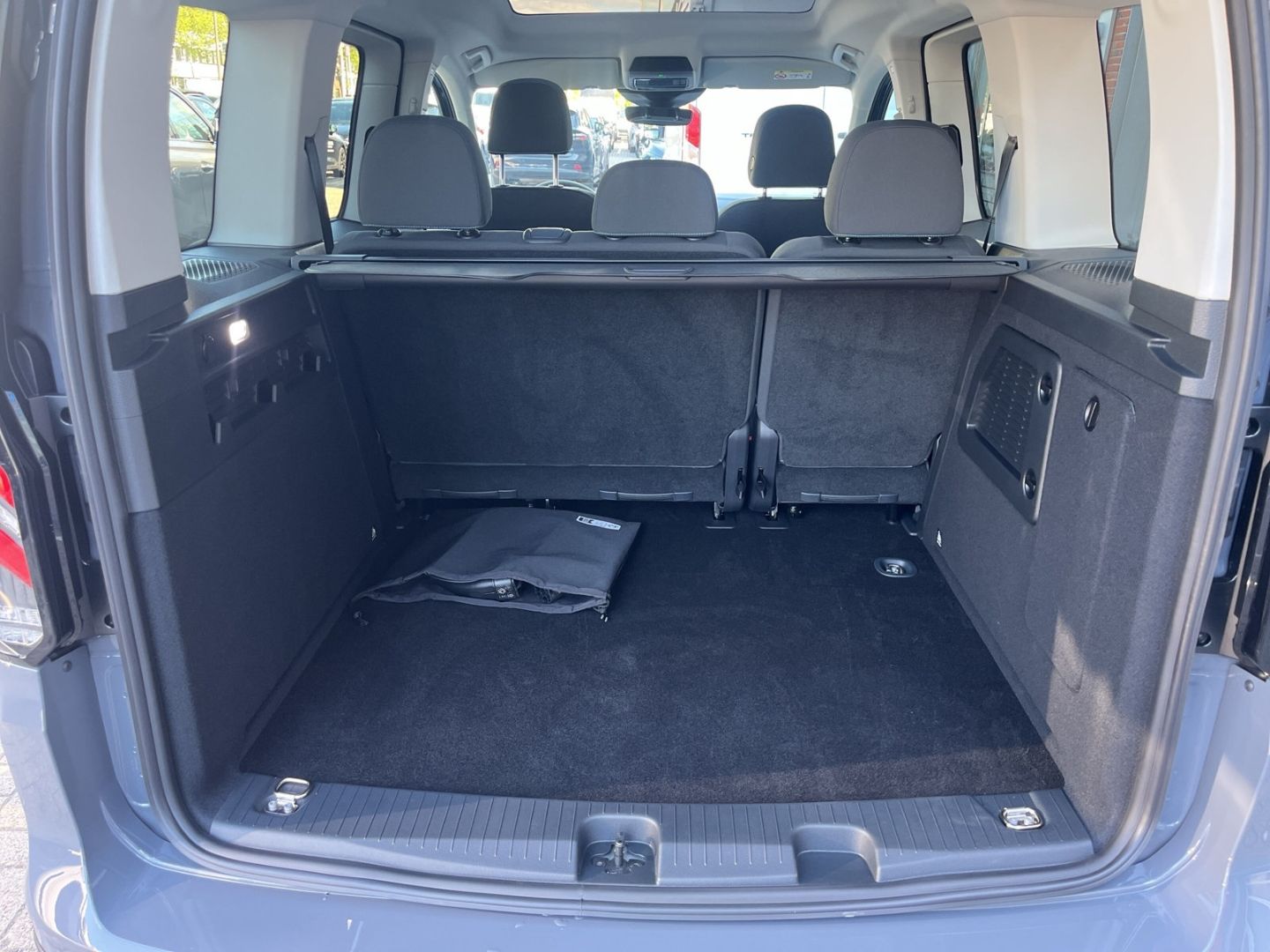 Fahrzeugabbildung Ford Tourneo Connect PHEV Active L1 mit vielen Extras