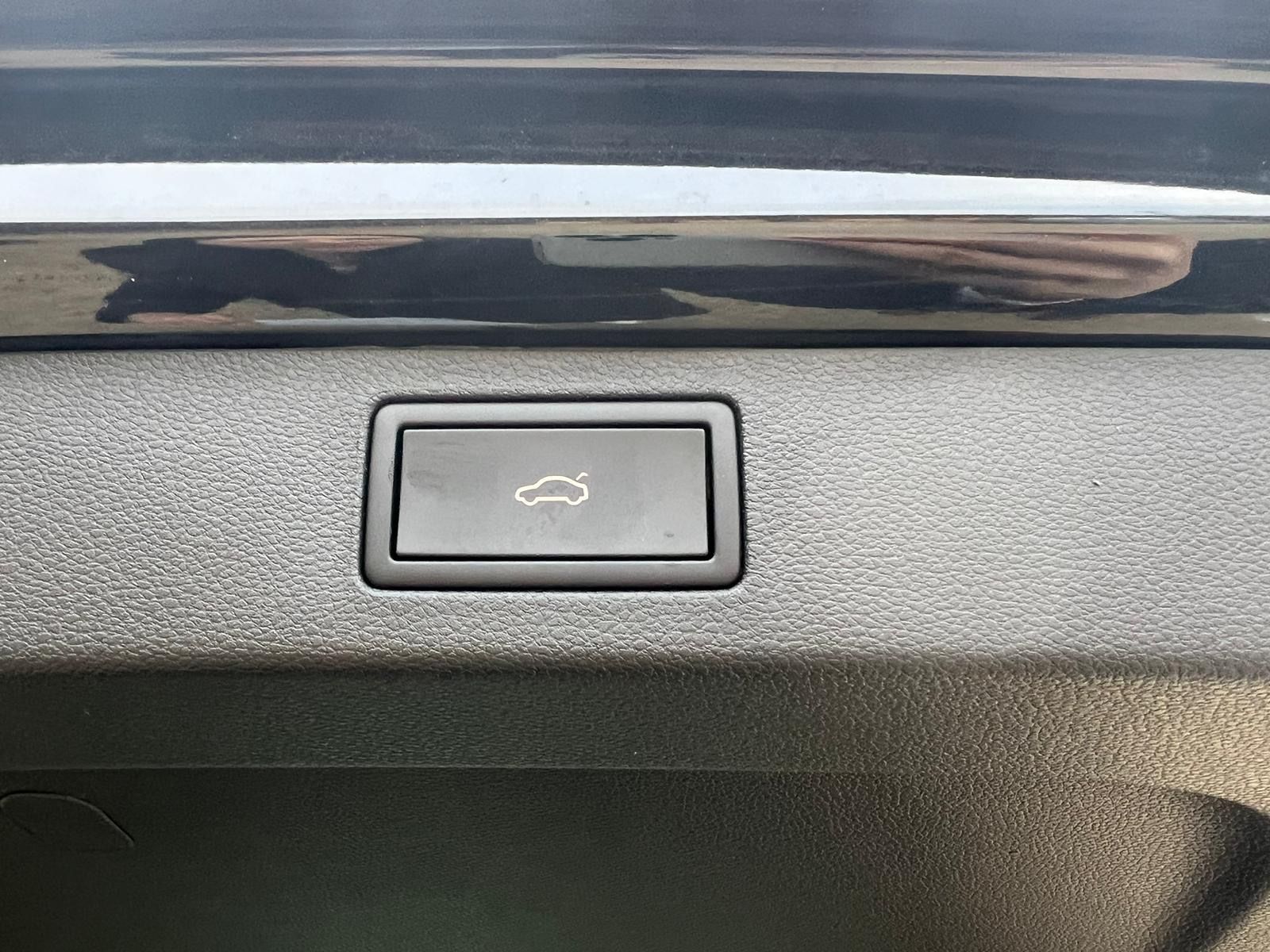 Fahrzeugabbildung SKODA Kamiq Monte Carlo 1.5 TSI DSG Navi AHK LED