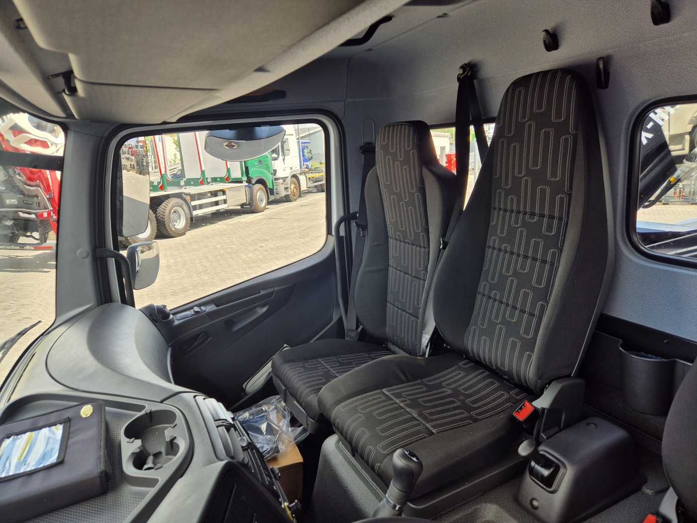 Fahrzeugabbildung Mercedes-Benz Atego 823 KK Kipper+Kran+Funk+Greifersteuerung