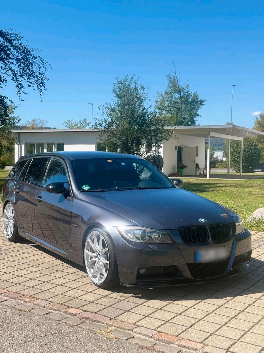 BMW 330 2006 — interior