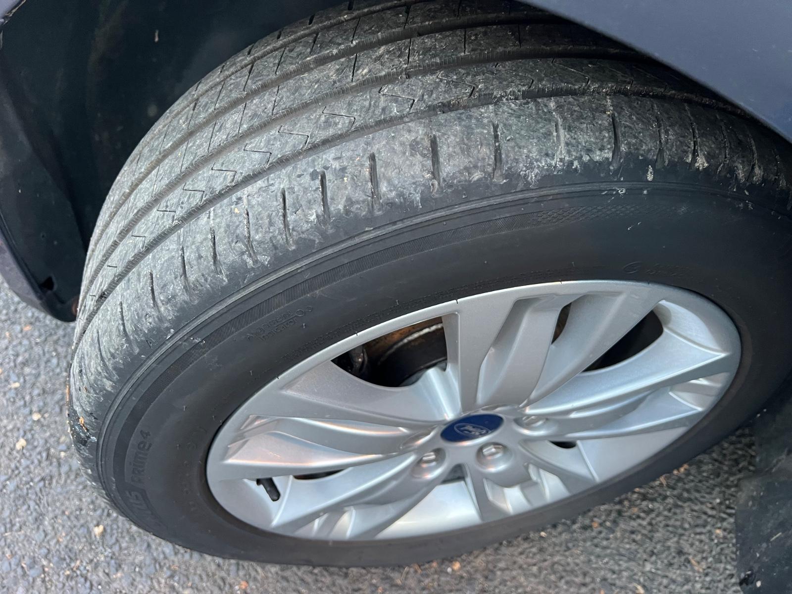 Ford Focus 2011 — photo 12