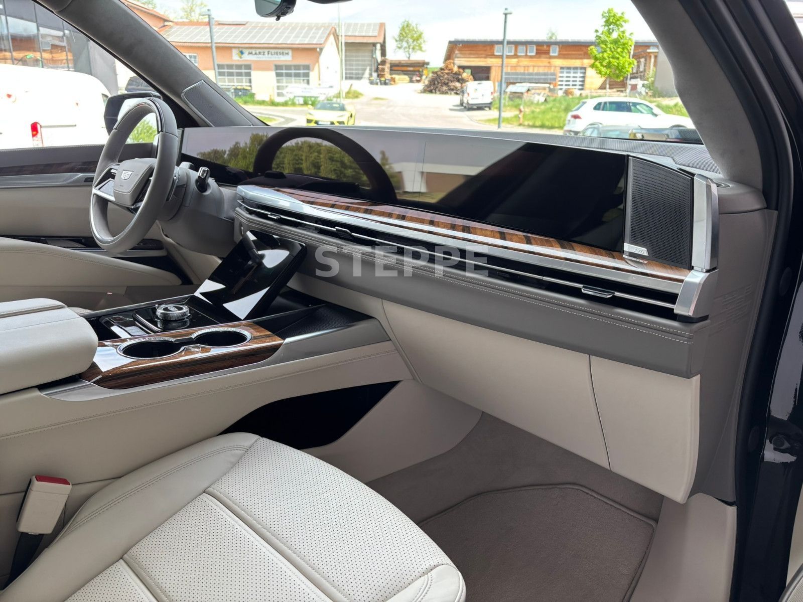 Cadillac Escalade FACELIFT MY26 6.2 V8 Platinum Luxury24"
