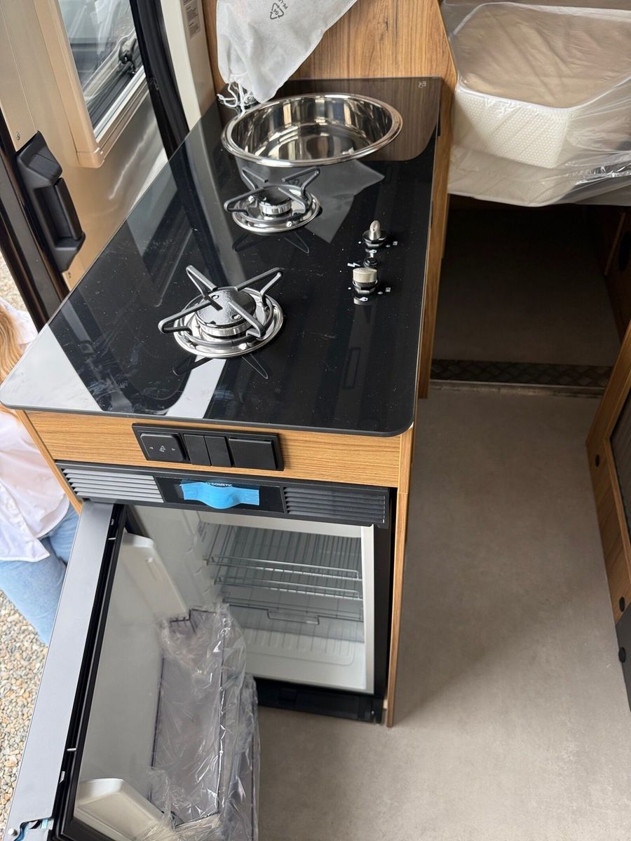 Fahrzeugabbildung Karmann Dexter 4x4 DE 570 AW Klima, RFK, Heizung 4KW TZ