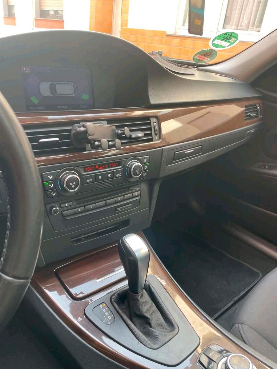 BMW 320 2008 — photo 14