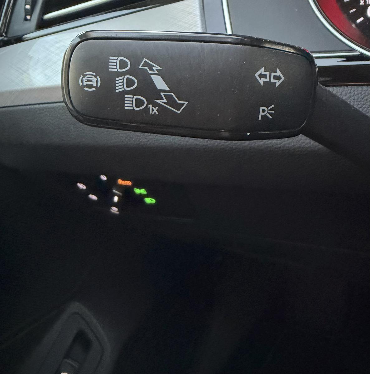 Volkswagen Passat LED Navi Massage AHK Kamera Alu, миниатюра 25