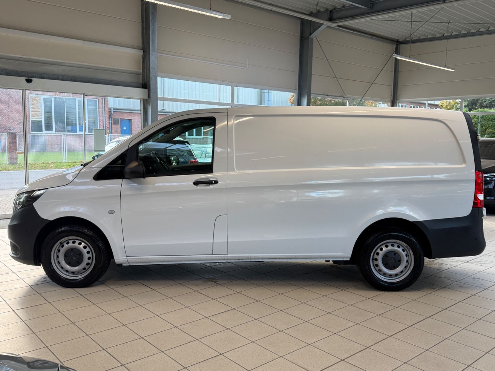 Mercedes-Benz Vito Kasten 114 CDI RWD lang PRO imagem 3