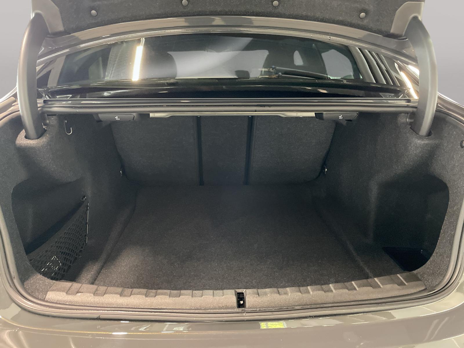 BMW 320d xDrive Limousine M Sport AHK Kamera HiFi