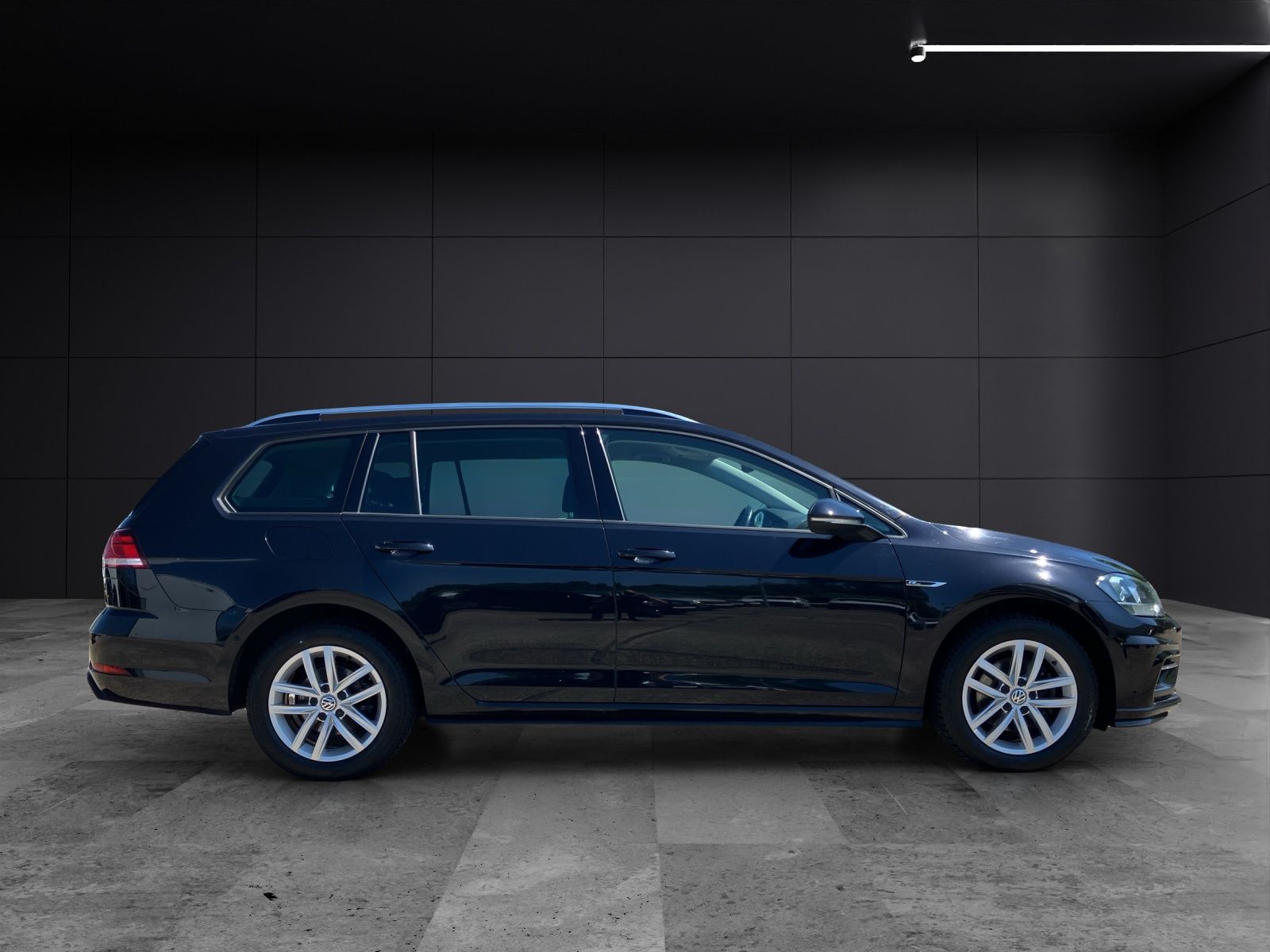 Fahrzeugabbildung Volkswagen Golf VII Variant Comfortline R-Line TDI DSG ACC