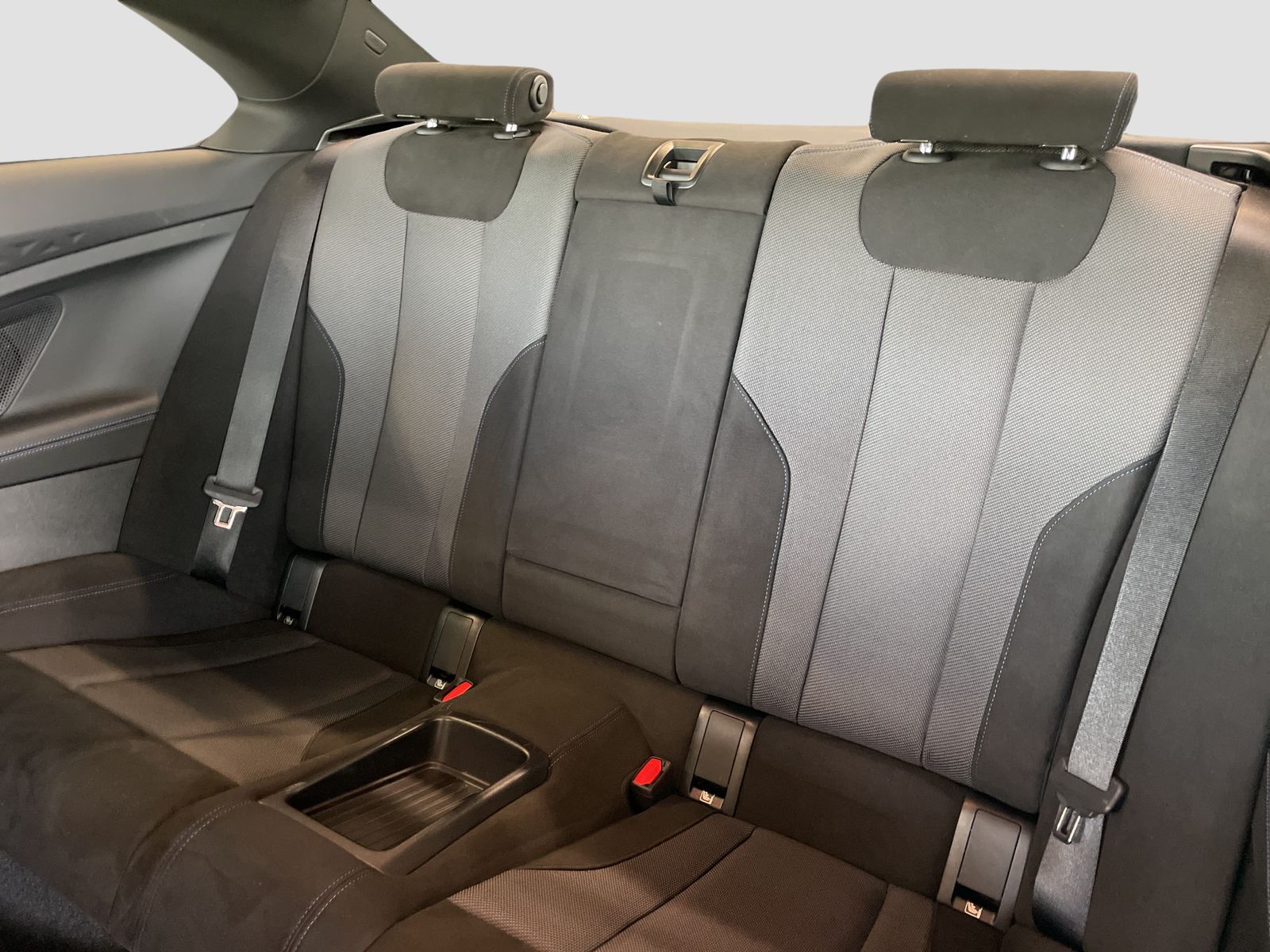 BMW 218 - Bild 13