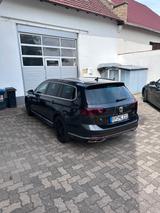 Volkswagen Passat 2.0 TDI 190 PS DSG Elegance R-Line - VW Passat von privat