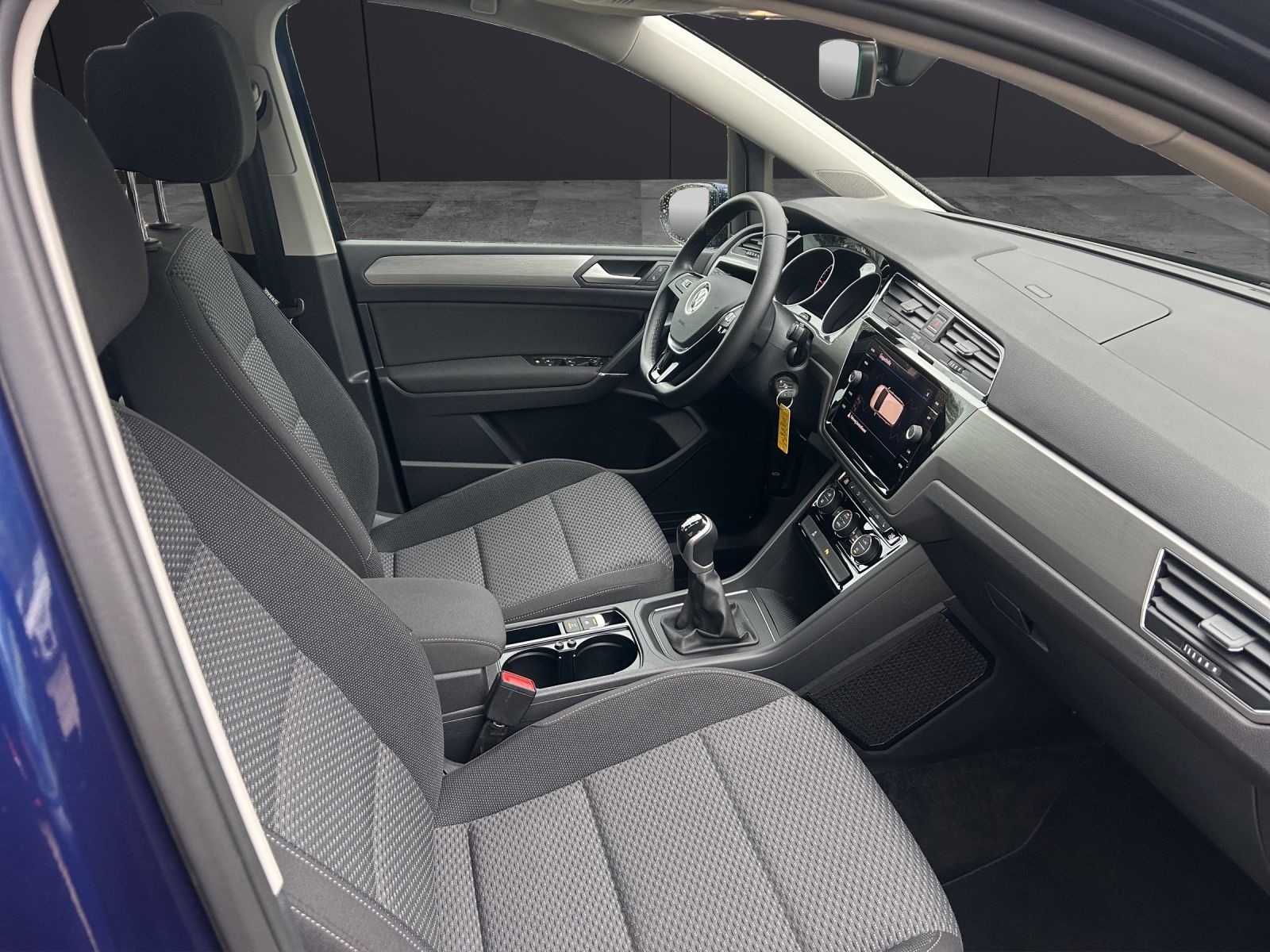 Fahrzeugabbildung Volkswagen Touran TDI Comfortline Navi PDC SH LM