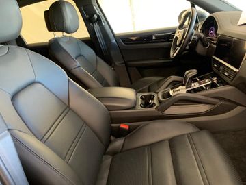 Porsche Cayenne - 4