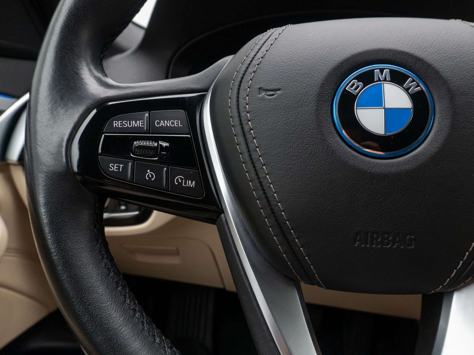 Fahrzeugabbildung BMW 520e Alarm AHK DAB HiFi Individual Leder 18Zoll