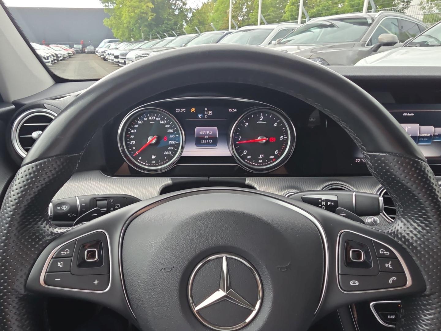 Mercedes-Benz E 220 d T Avantgarde Multibeam Navi Kamera Park