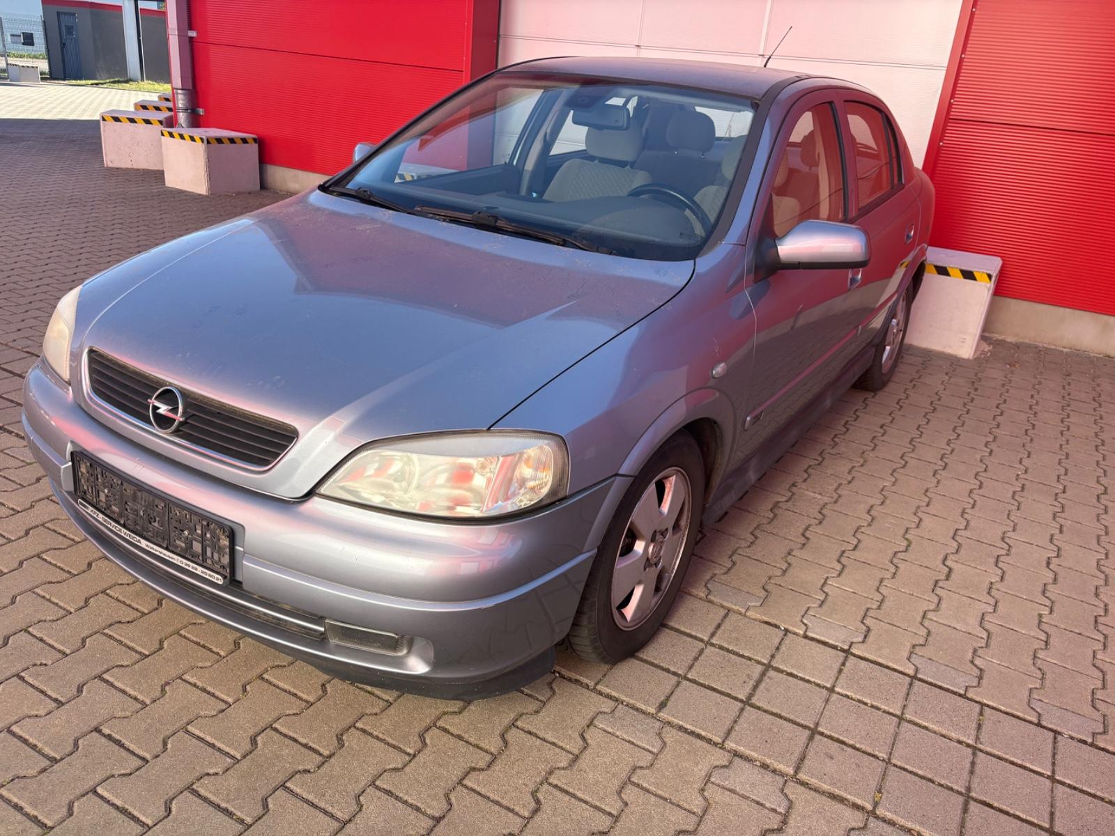 Opel Astra 1.6 Automatik/5-TÜREN/KLIMAAUTOMATIK/ALU