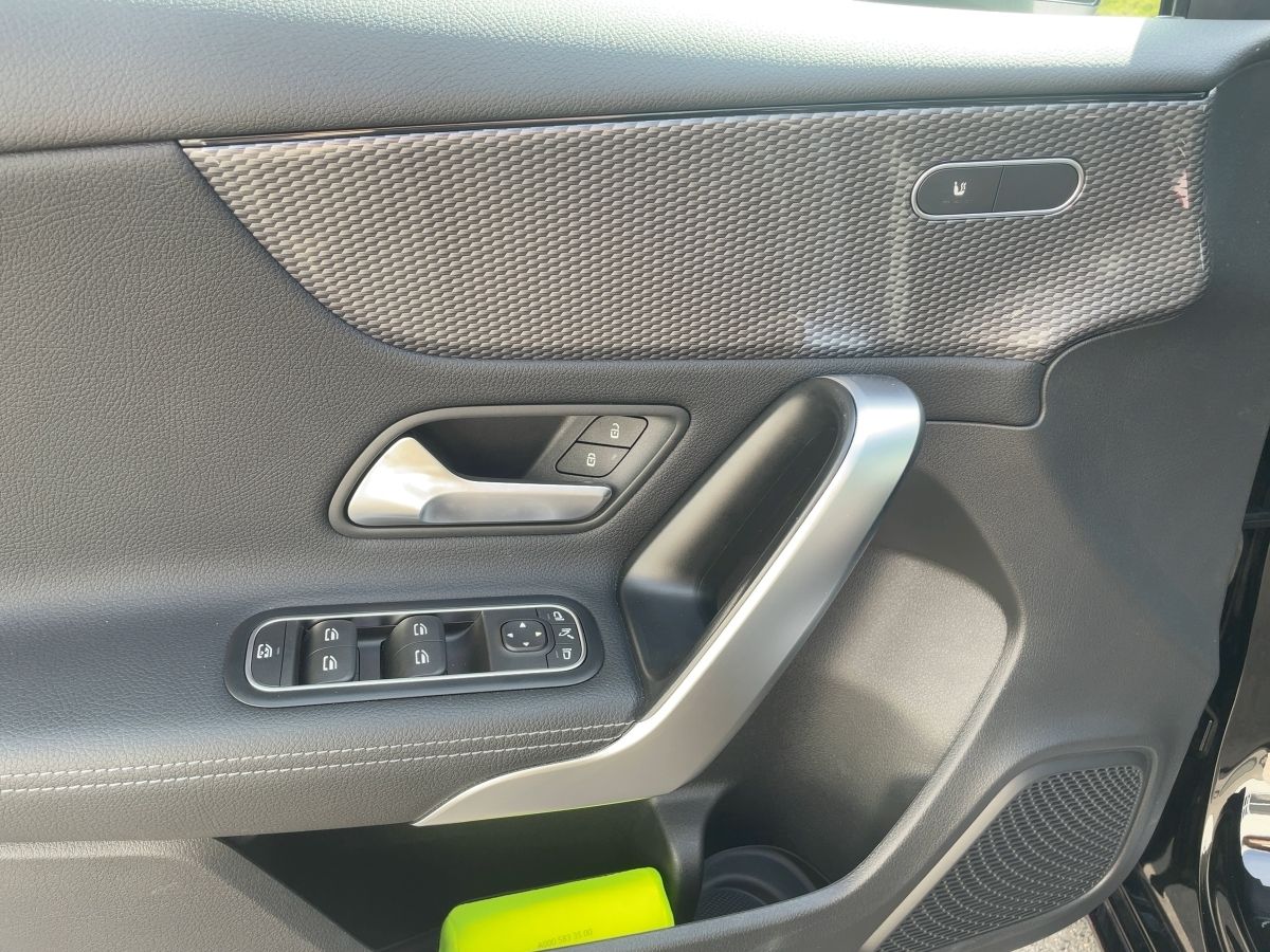 Fahrzeugabbildung Mercedes-Benz A 200 d LED/Navi/Pano/Kamera/MBUX
