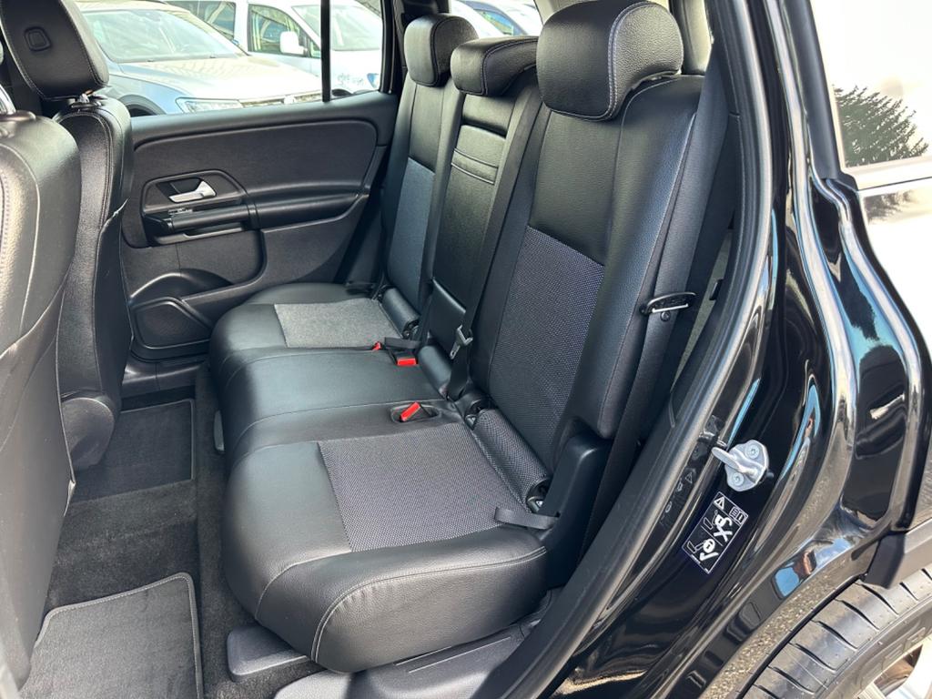 Mercedes-Benz GLB 180