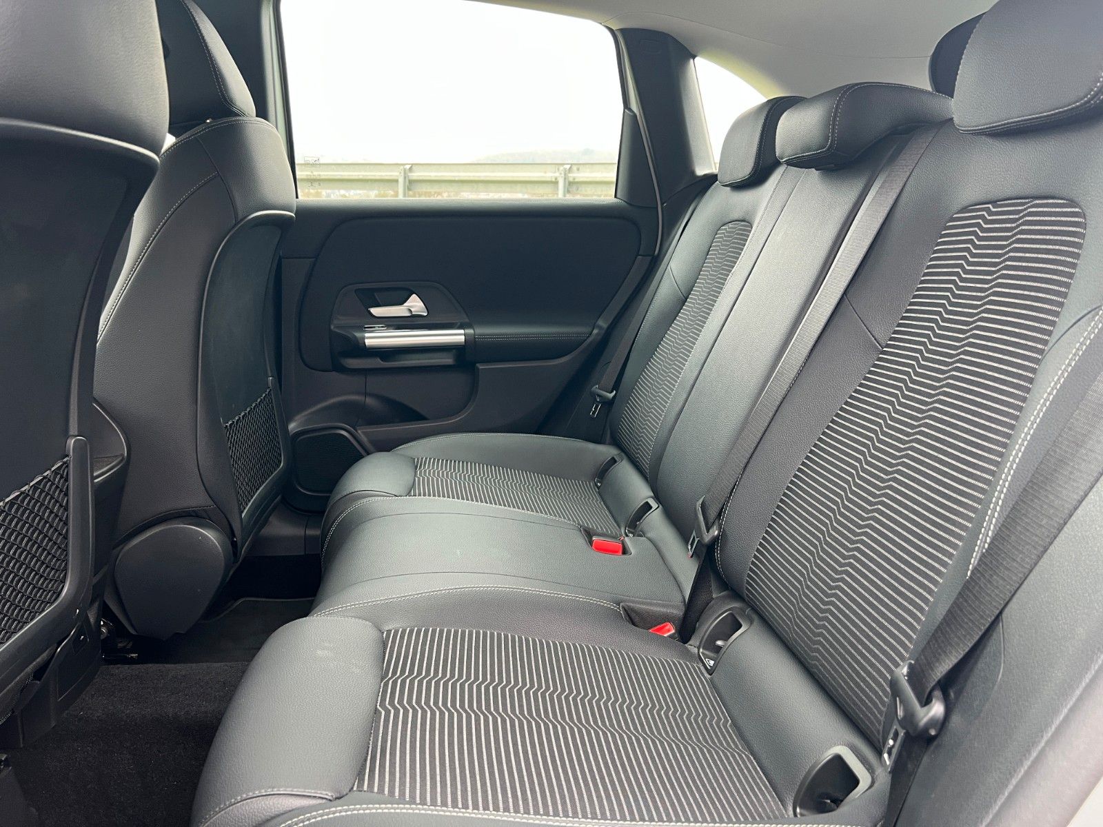 Fahrzeugabbildung Mercedes-Benz B 200+PROGRESSIVE+SH+PARKPAKET+BREMSASSISTENT+++