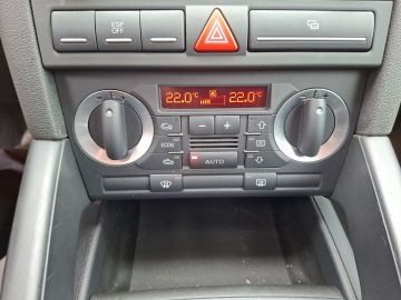 Audi A3 Attraction 1.6 °Nur an Händler!°