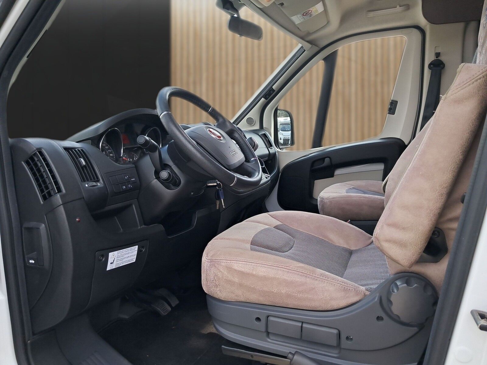 Fahrzeugabbildung Hobby 50 Years Anniversary Edition Reisemobil Optima O