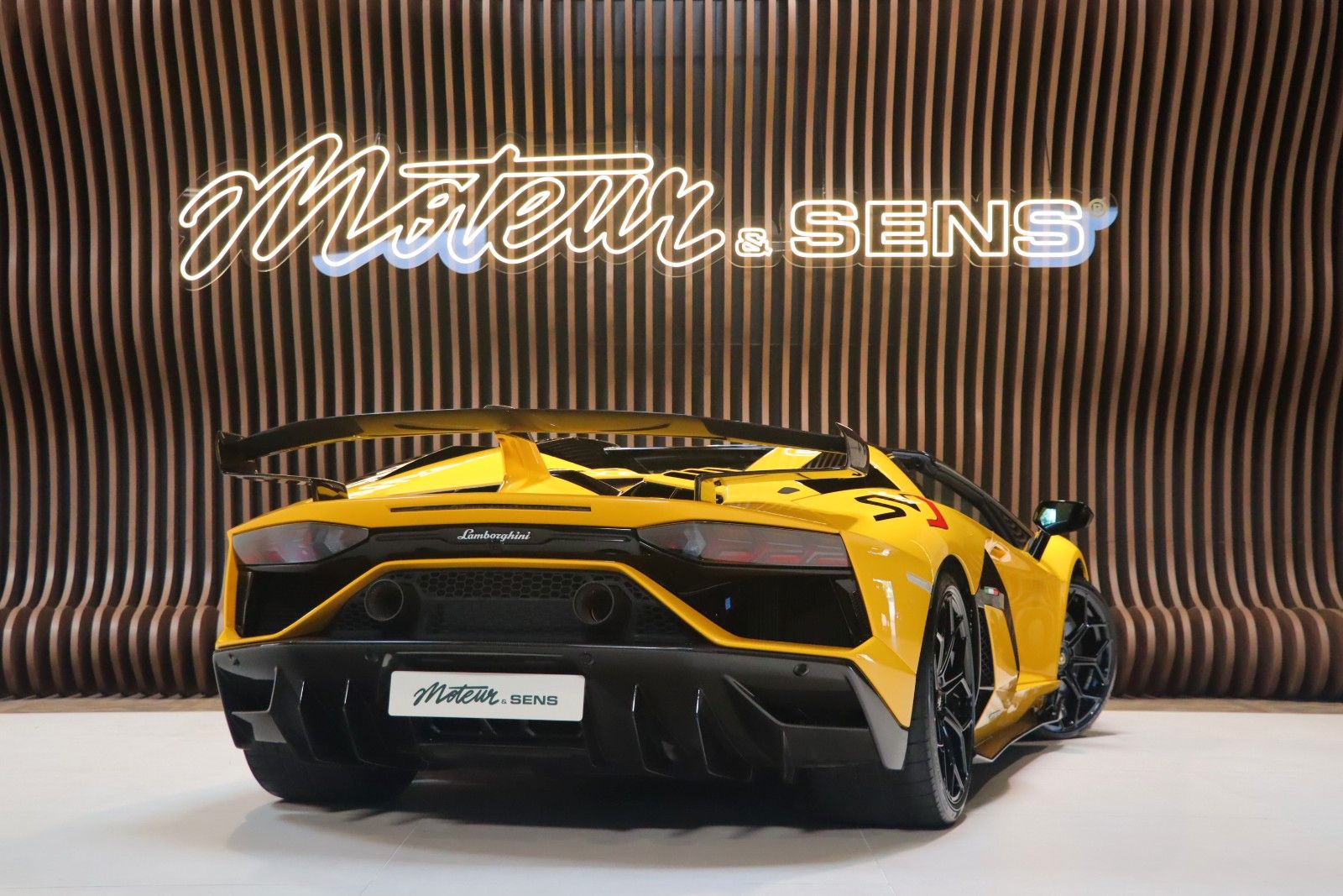 Lamborghini Aventador SVJ Roadster Giallo Orion imagem 2