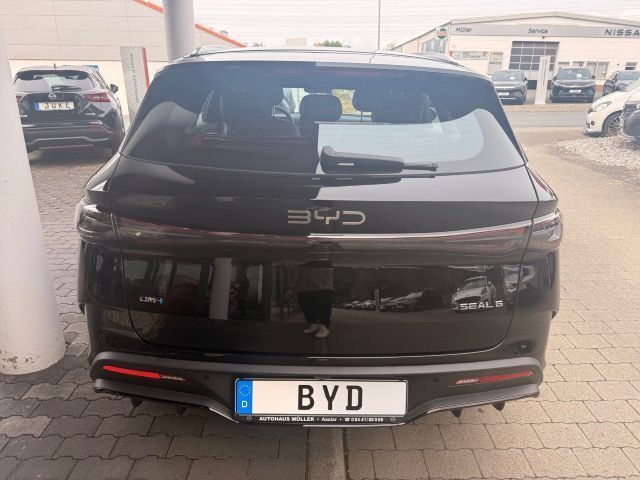 BYD SEAL 6