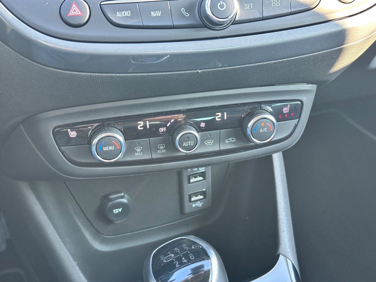 Fahrzeugabbildung Opel Crossland Elegance Kamera*Sitzh.*Frontsch.beheiz