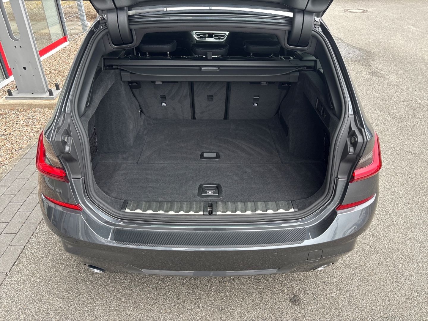BMW 320 d Touring M Sport AHK Navi DAB LMR foto 11
