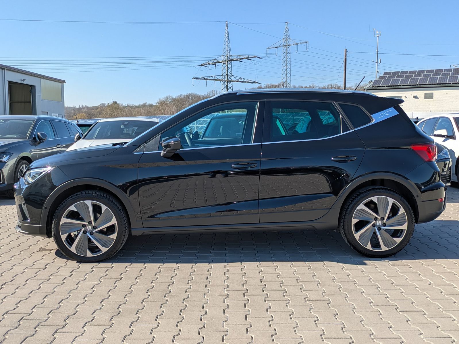 Fahrzeugabbildung SEAT Arona 1.5 TSI FR DSG AHK*ACC*LED*APP*DAB*KAMERA