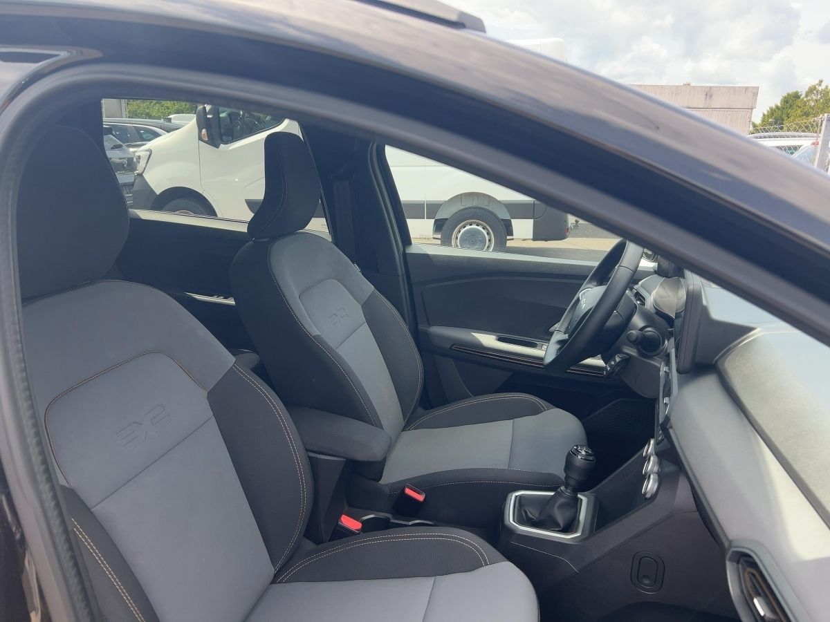 Fahrzeugabbildung Dacia Jogger Extreme+ TCe 110 7-Sitzer