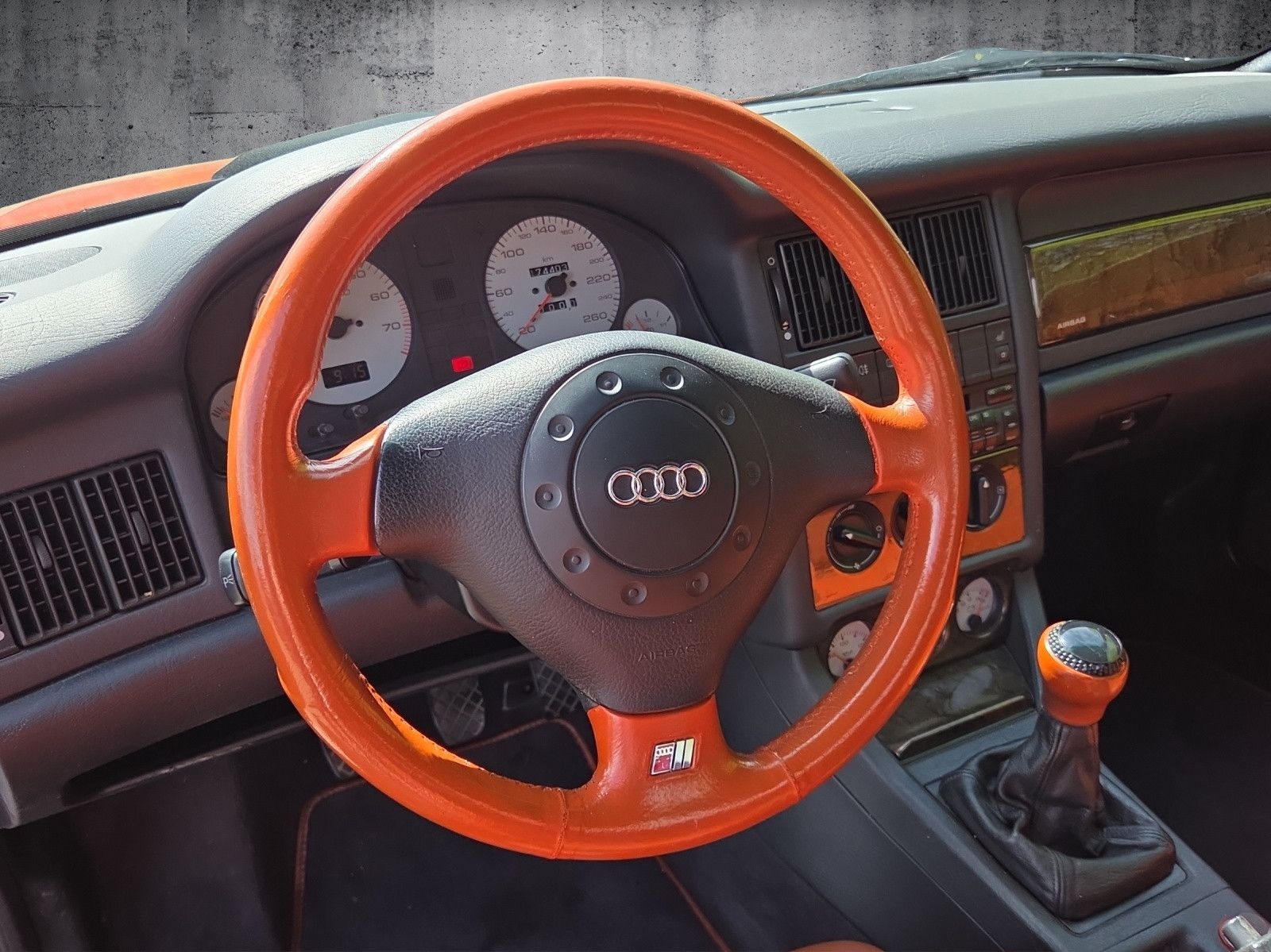 Cabriolet 1.8 5-Gang "Exclusive Mandarin"