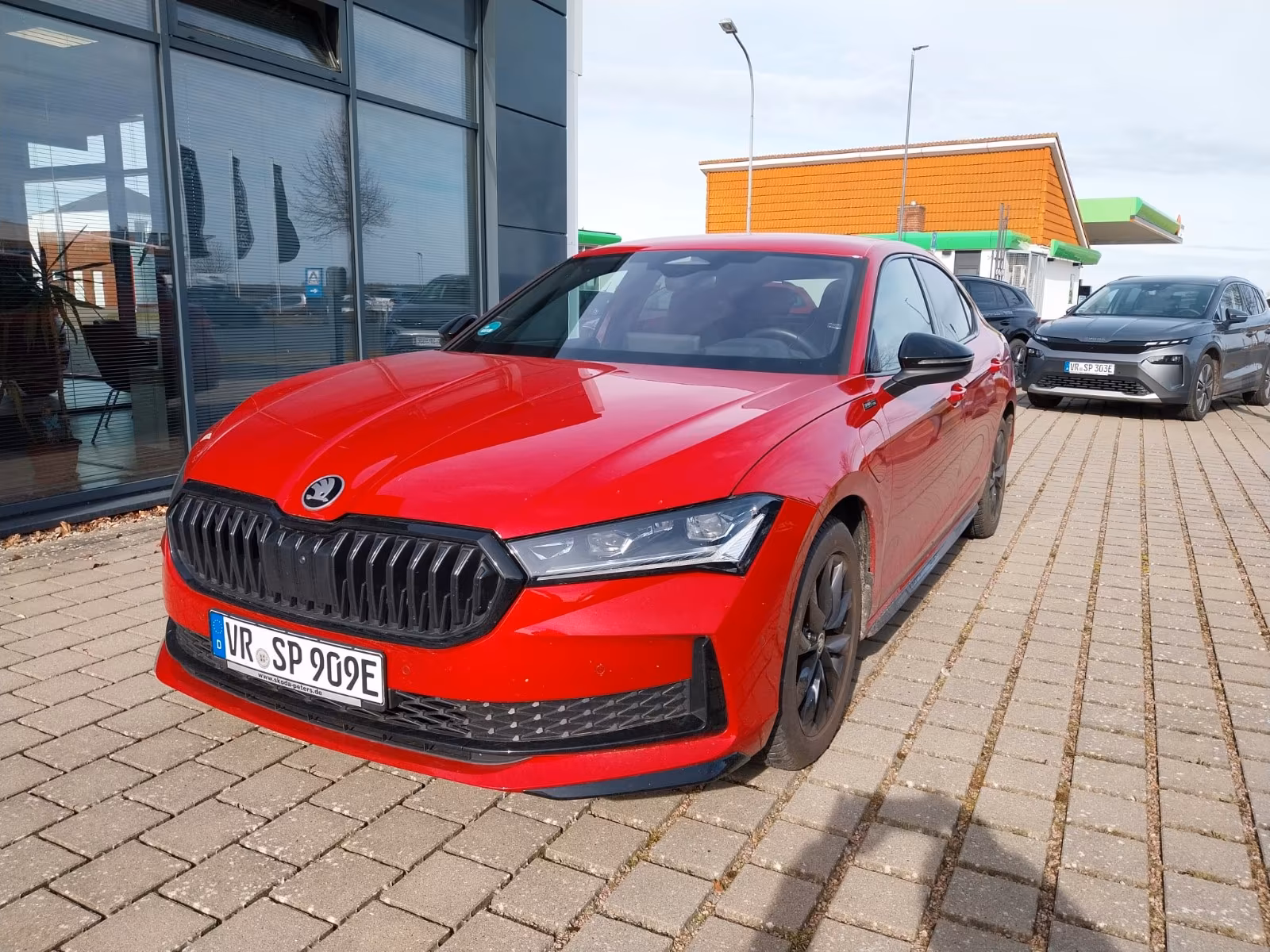 Skoda Superb Limousine iV DSG AHK Frontscheibhzg. HUD