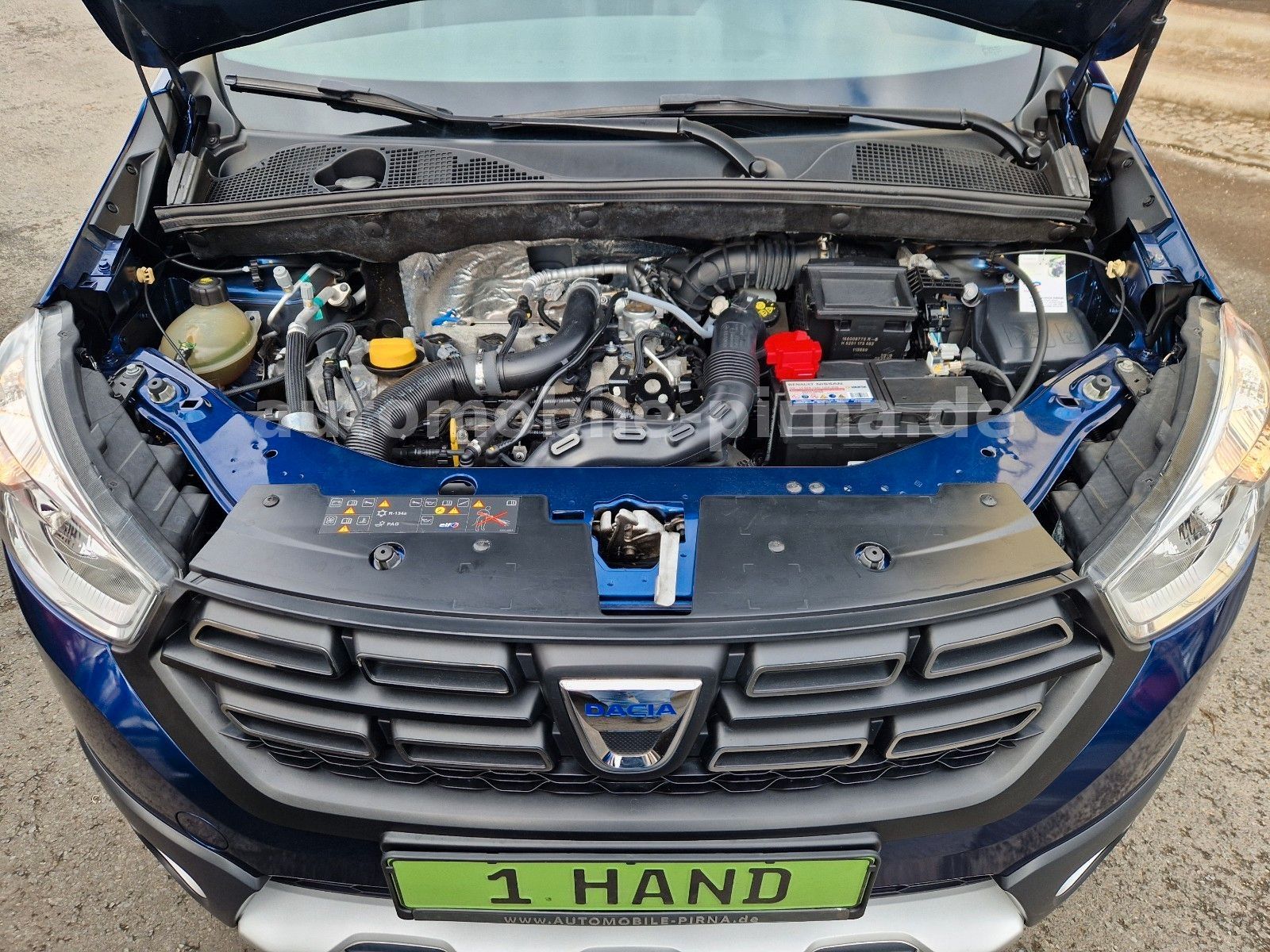 Dokker Stepway Celebration TCe 115 NAVI/SHZ/AHK