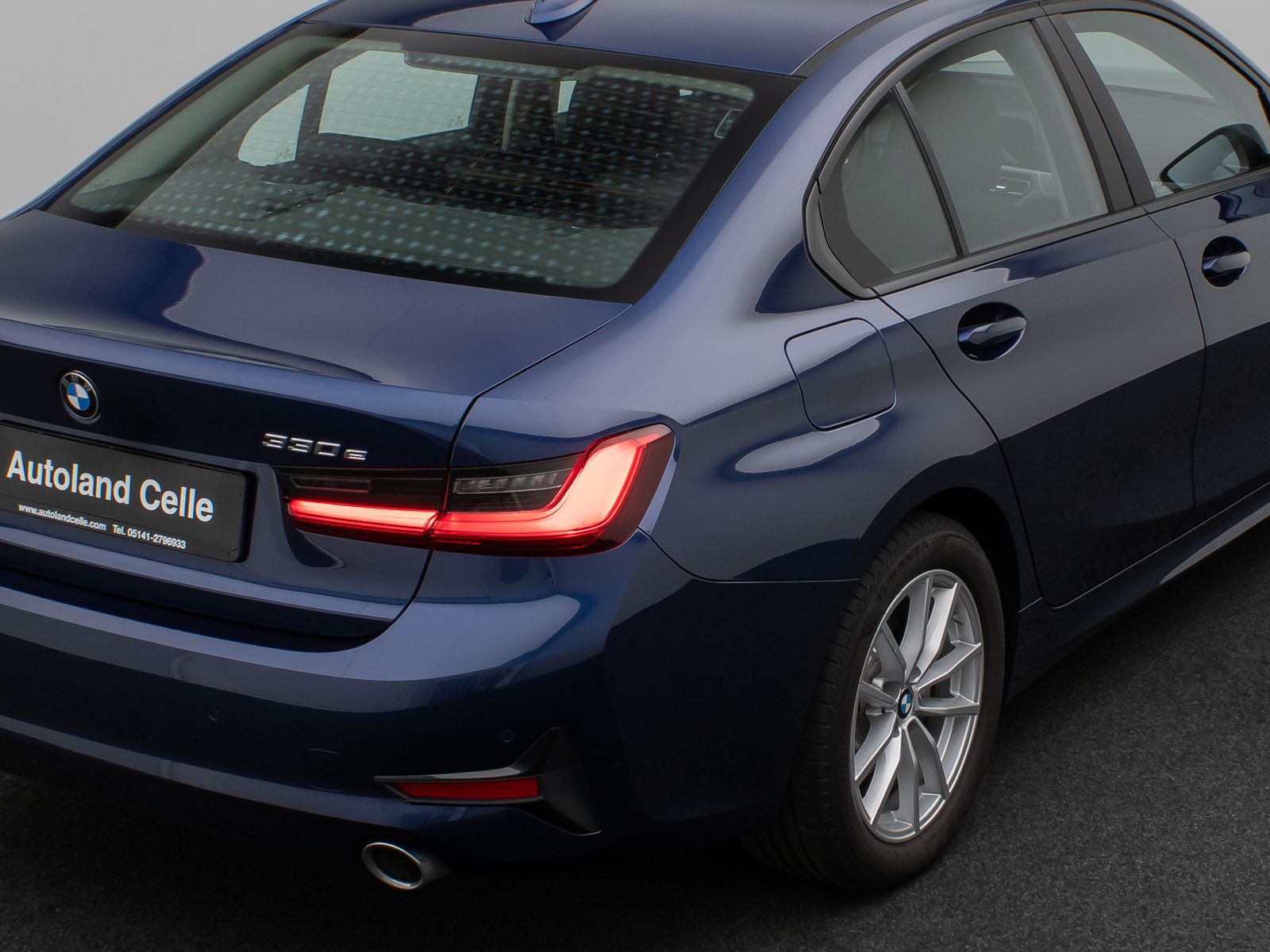Fahrzeugabbildung BMW 330e  CockPitPro PDC Alarm Geschwindigkeitsreg