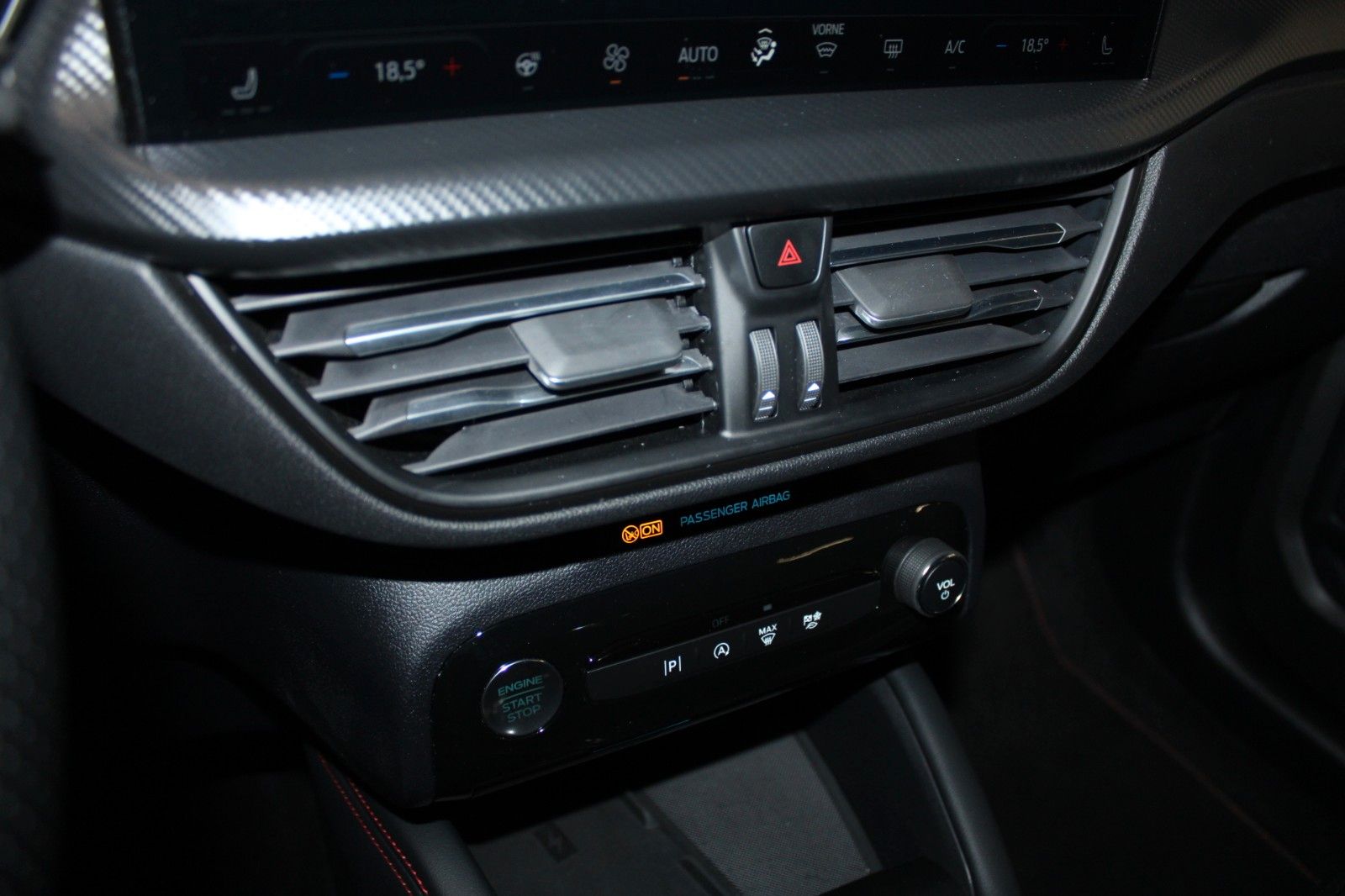 Fahrzeugabbildung Ford Kuga ST-Line LED NAVI HUD CAM WinterPaket uvm.